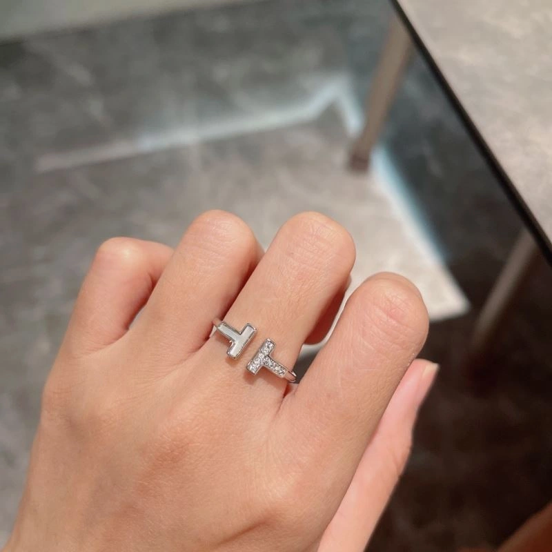 Lightweight Tiffany Rings 253945