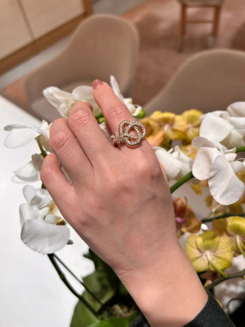 Sleek Tiffany Rings 253575