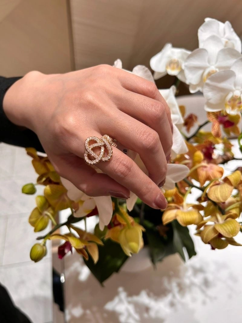 Sleek Tiffany Rings 253575