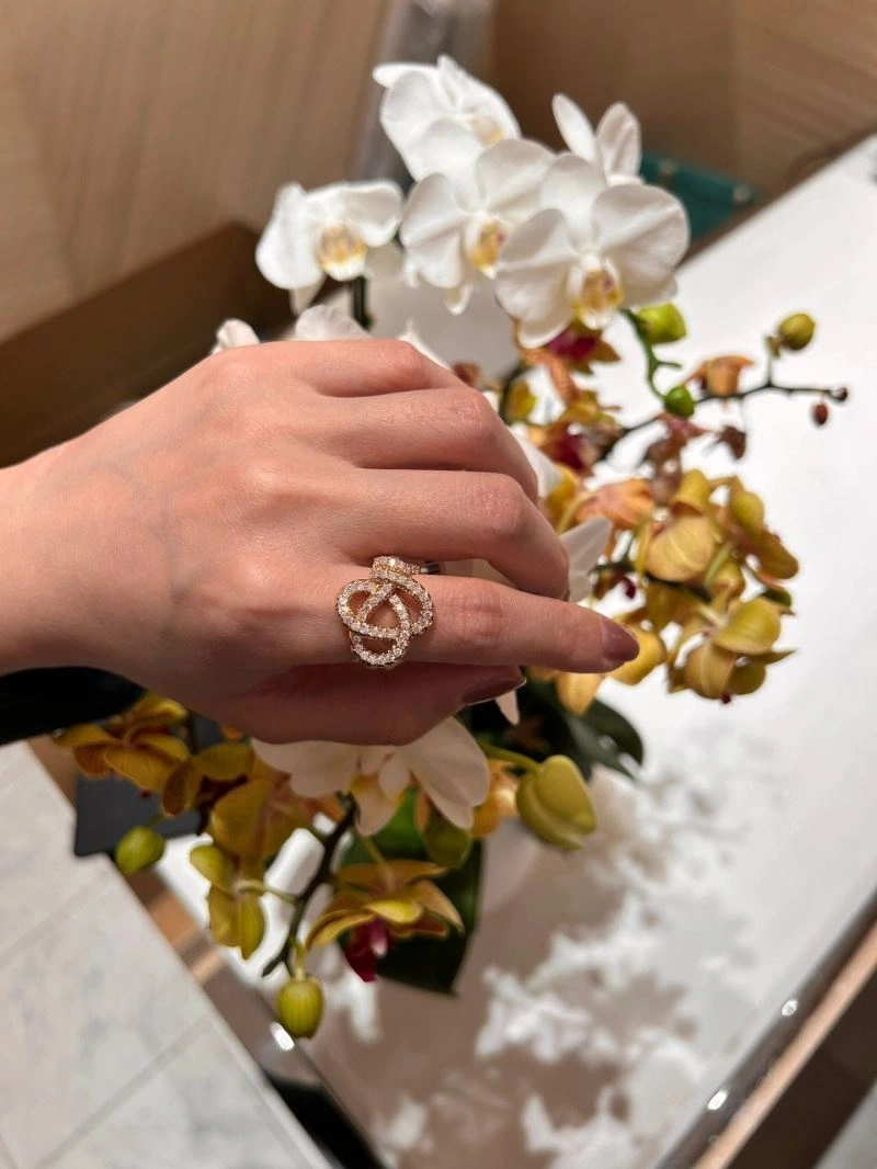 Sleek Tiffany Rings 253575