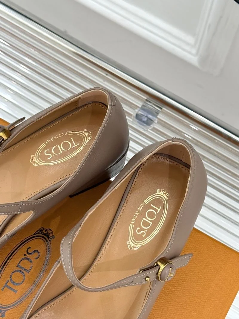 Versatile Tods Shoes 7167