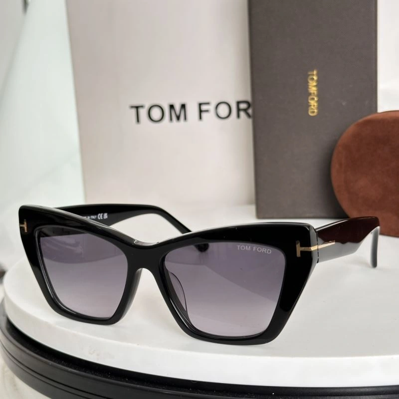 Youthful Tom Ford Sunglasses 282343