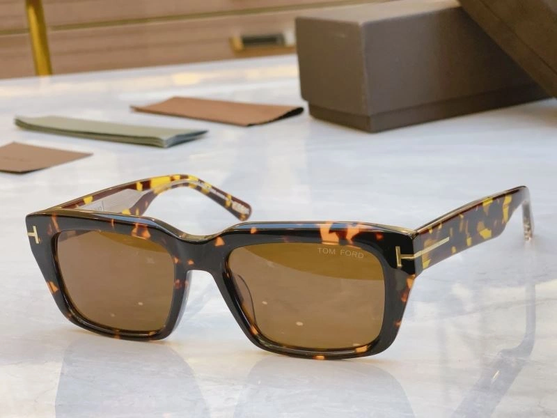Tom Ford Sunglasses Lightweight 282339