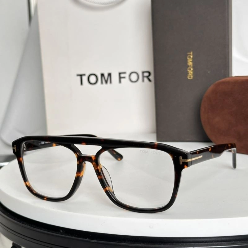 Trendsetting Tom Ford Sunglasses 282337