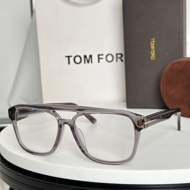 Trendsetting Tom Ford Sunglasses 282337
