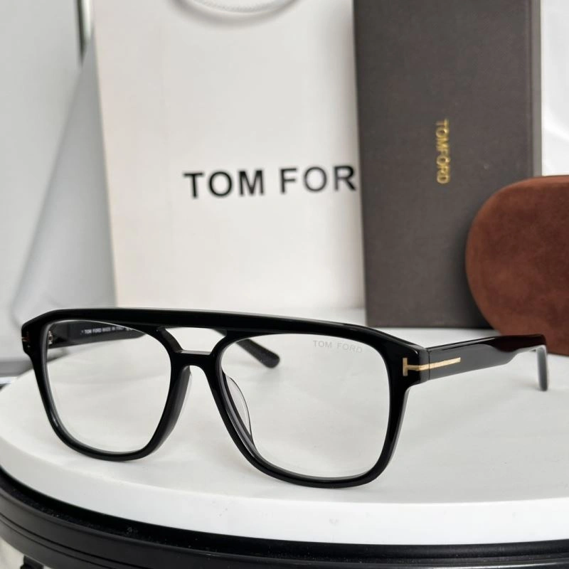 Trendsetting Tom Ford Sunglasses 282337