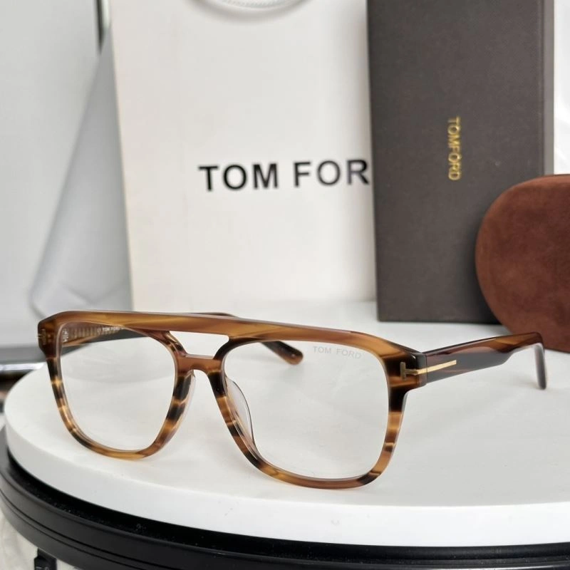 Trendsetting Tom Ford Sunglasses 282337