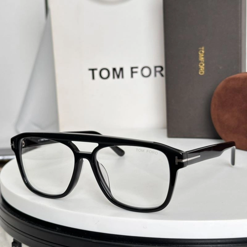 Trendsetting Tom Ford Sunglasses 282337