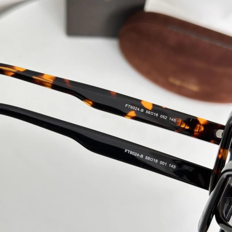 Trendsetting Tom Ford Sunglasses 282337