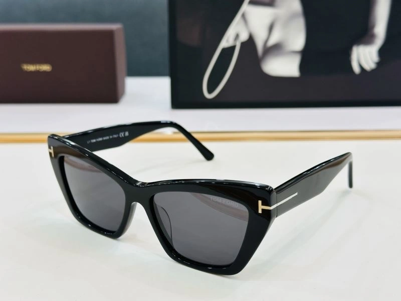 DailyWear Tom Ford Sunglasses 282336