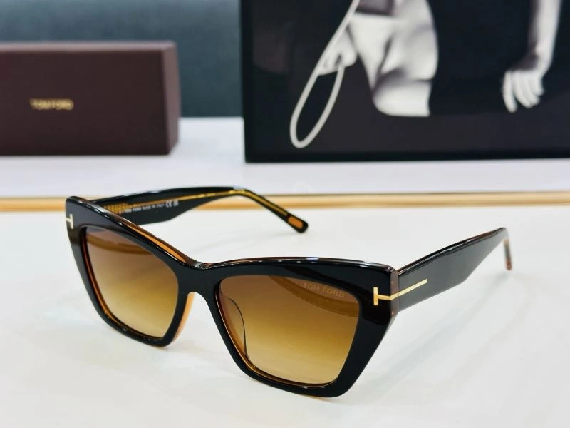 DailyWear Tom Ford Sunglasses 282336