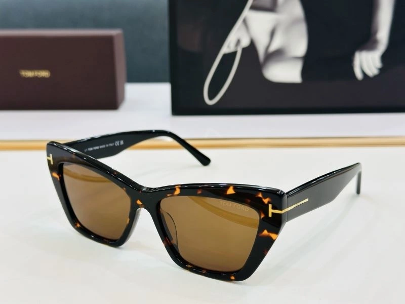 DailyWear Tom Ford Sunglasses 282336