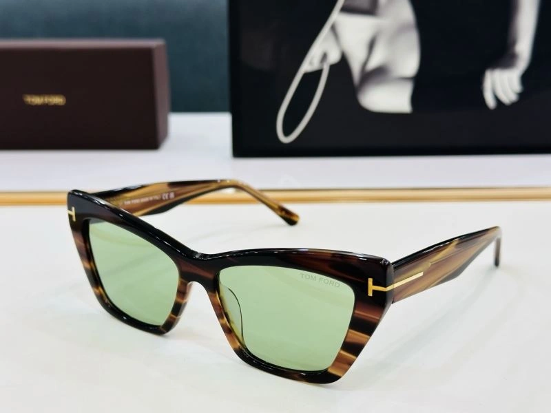 DailyWear Tom Ford Sunglasses 282336