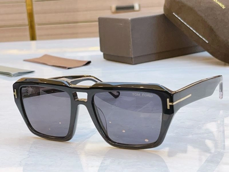 Tom Ford Sunglasses Refined 282334