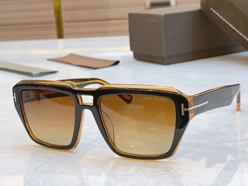 Tom Ford Sunglasses Refined 282334
