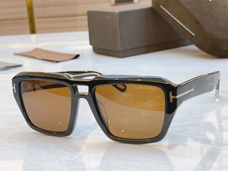 Tom Ford Sunglasses Refined 282334