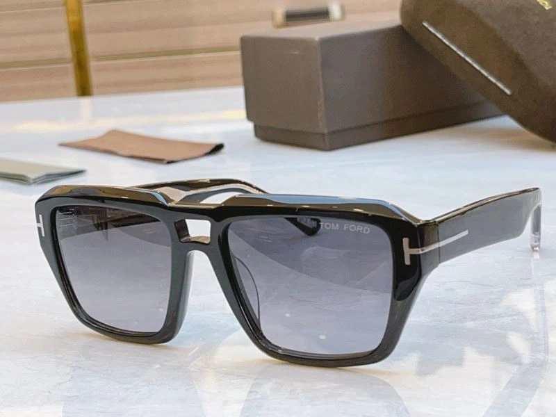 Tom Ford Sunglasses Refined 282334