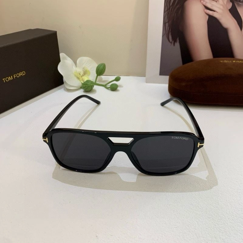 Lightweight Tom Ford Sunglasses 282314