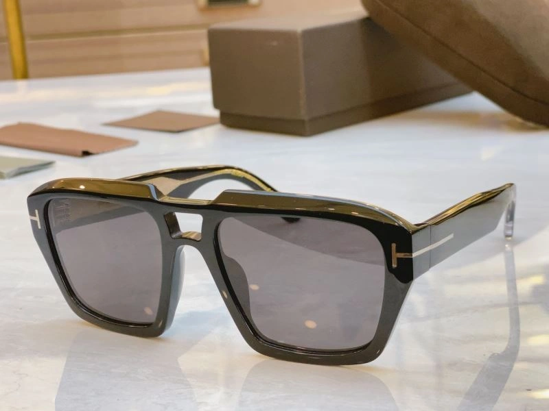 Bold Tom Ford Sunglasses 282325