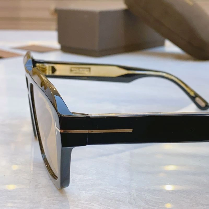 Bold Tom Ford Sunglasses 282325