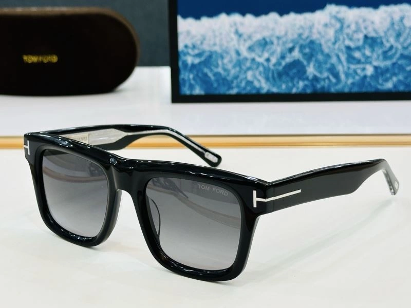 Supportive Tom Ford Sunglasses 282370