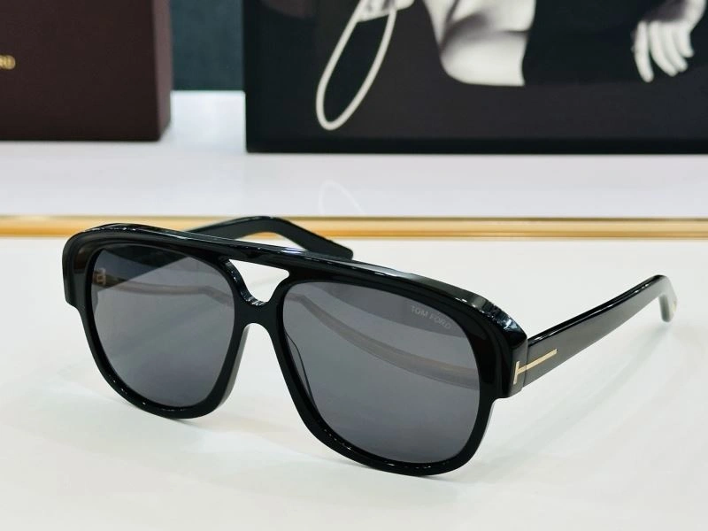Durable Tom Ford Sunglasses 282369