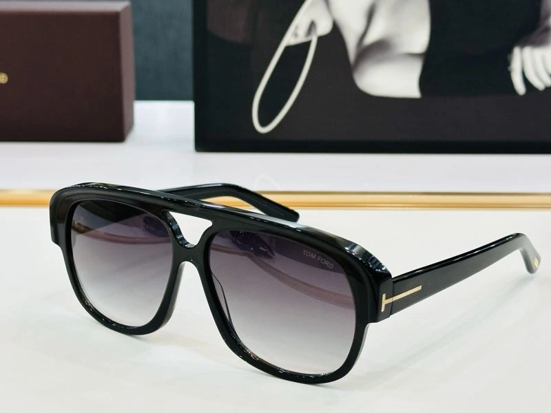 Durable Tom Ford Sunglasses 282369