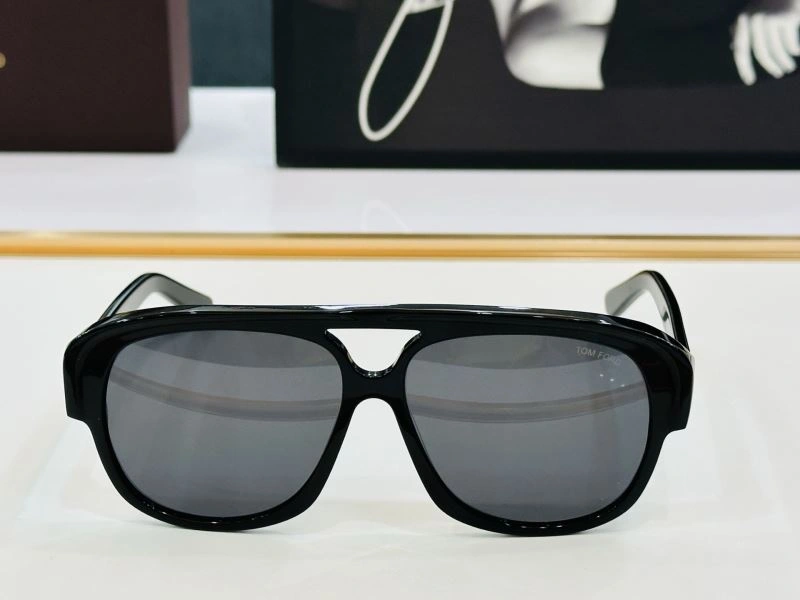 Durable Tom Ford Sunglasses 282369