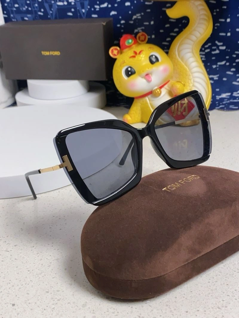 Tom Ford Sunglasses Functional 282354