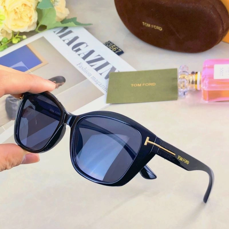 Tom Ford Sunglasses Effortless 282355