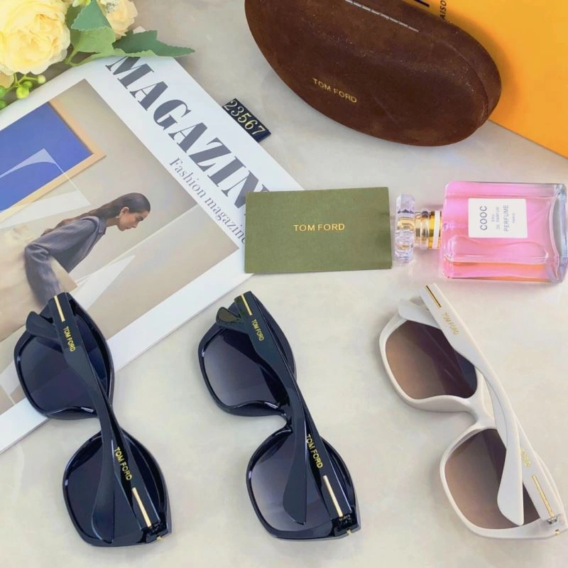 Tom Ford Sunglasses Effortless 282355