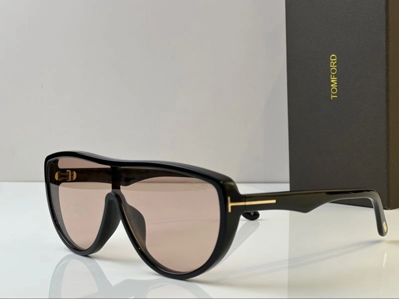 Minimalist Tom Ford Sunglasses 282395