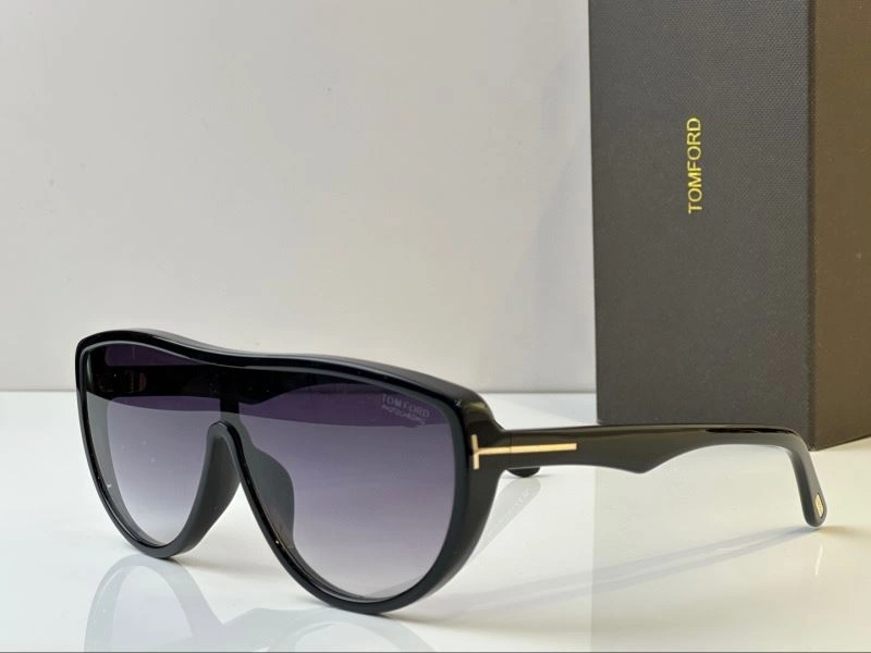 Minimalist Tom Ford Sunglasses 282395