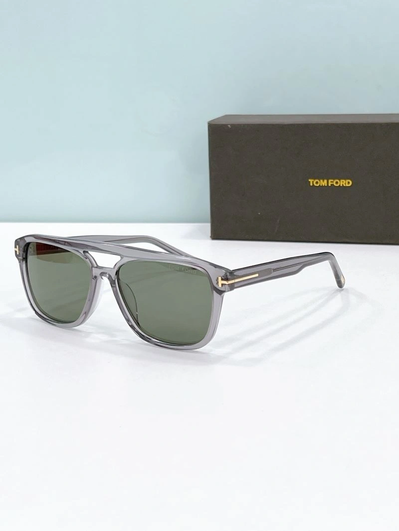 Compact Tom Ford Sunglasses 282408