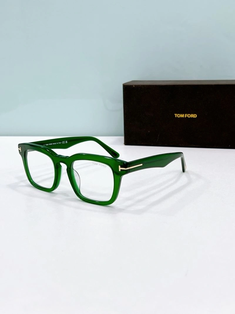 Sleek Tom Ford Sunglasses 282400
