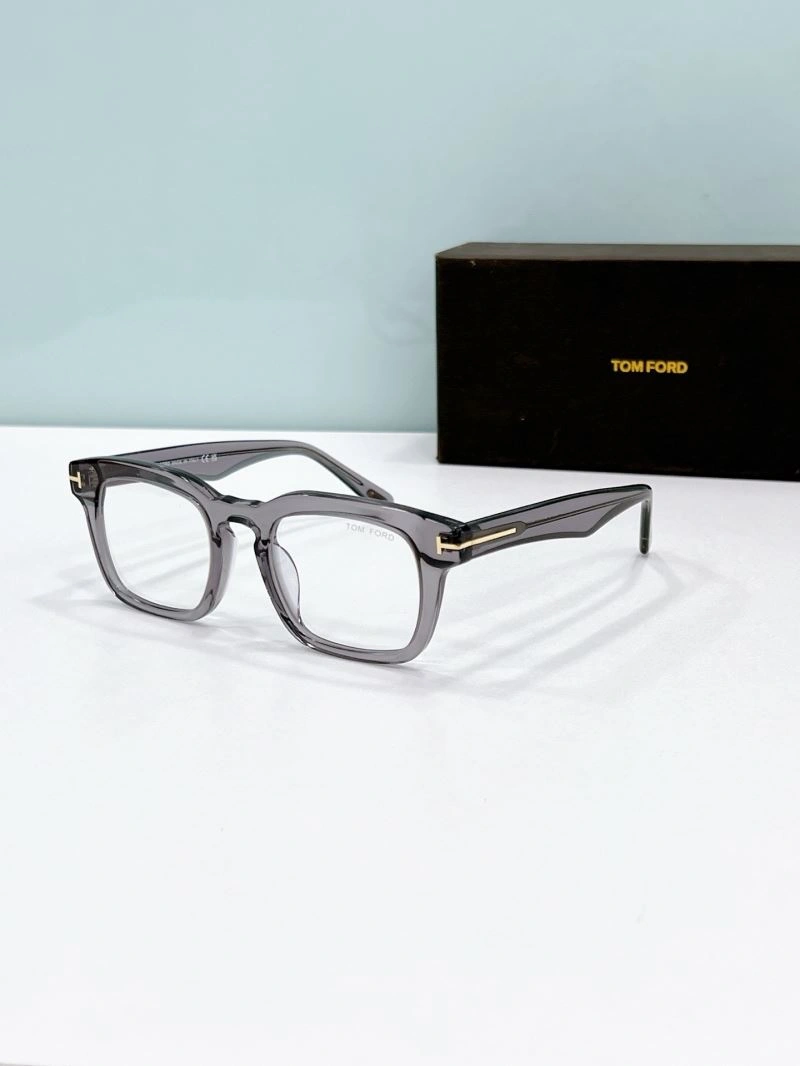 Sleek Tom Ford Sunglasses 282400