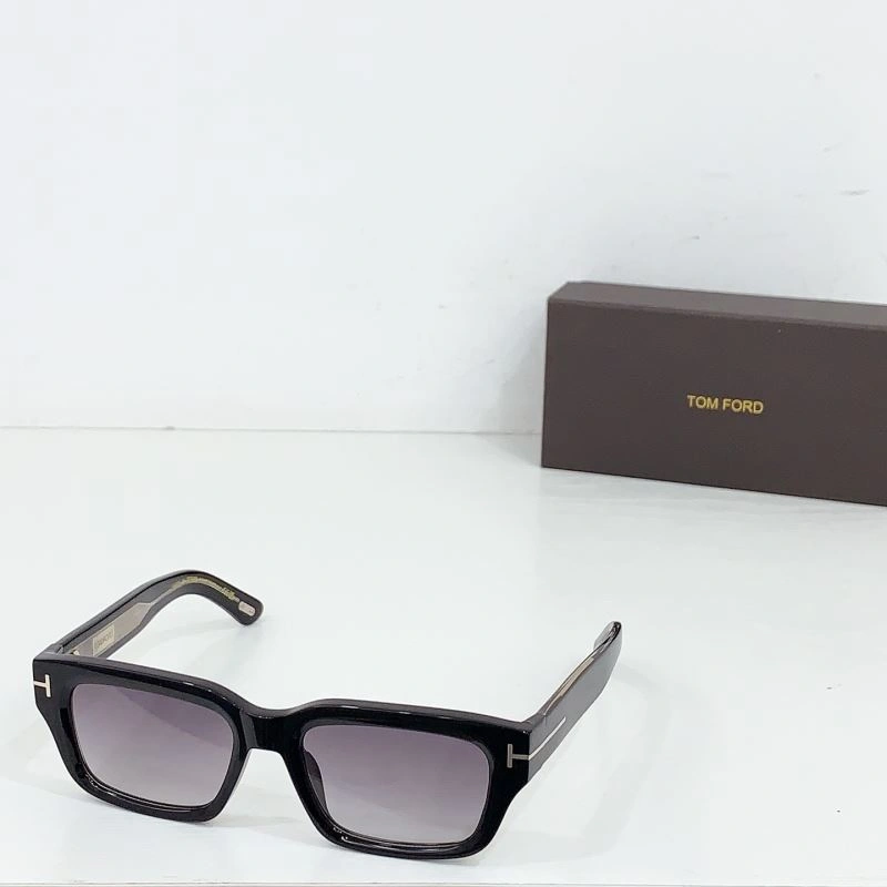Tom Ford Sunglasses Refined 282404