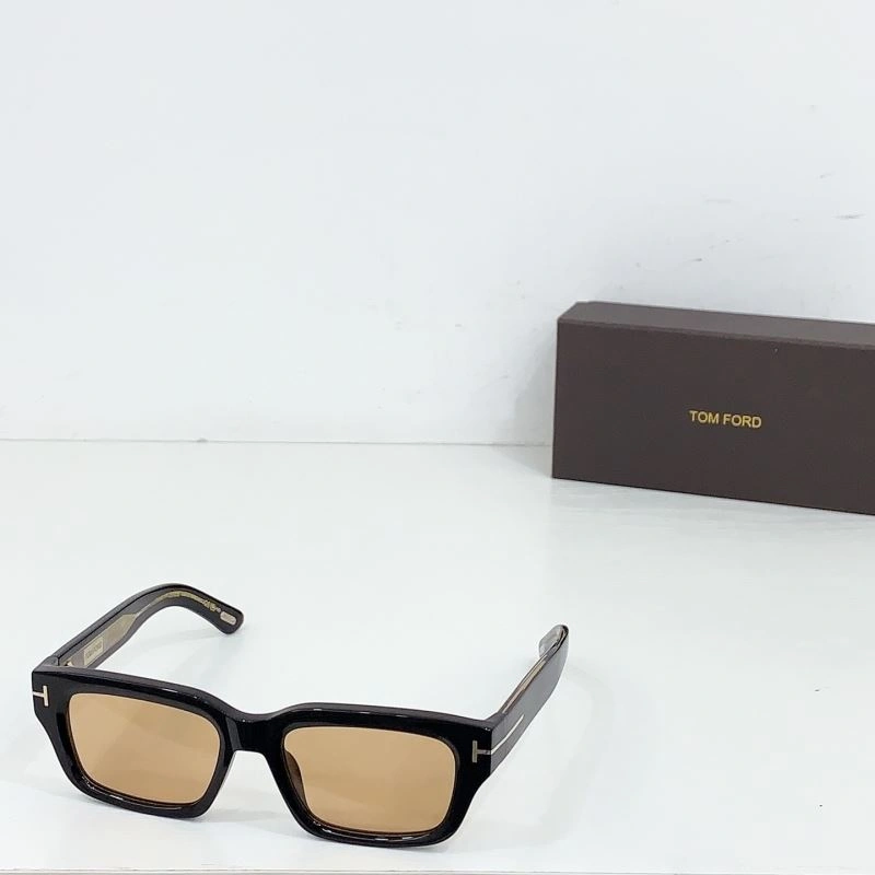 Tom Ford Sunglasses Refined 282404