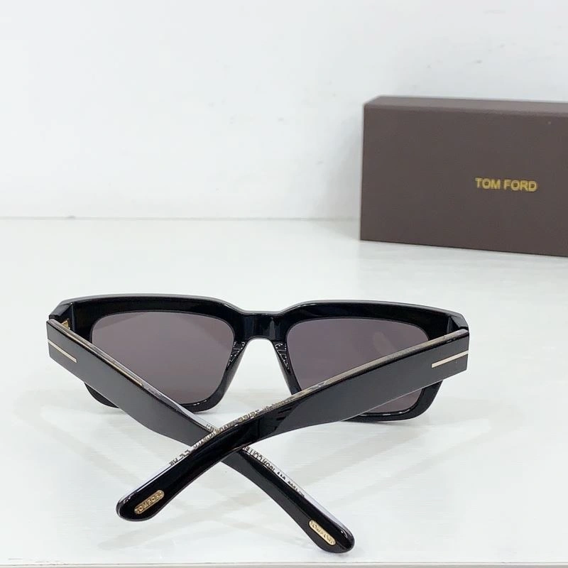 Tom Ford Sunglasses Refined 282404