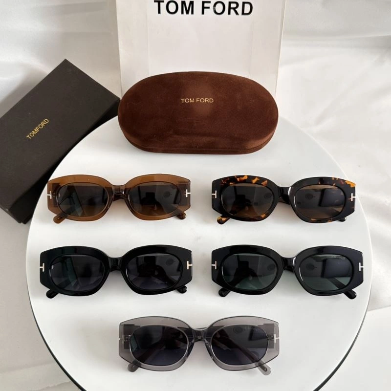 Elegant Tom Ford Sunglasses 282392