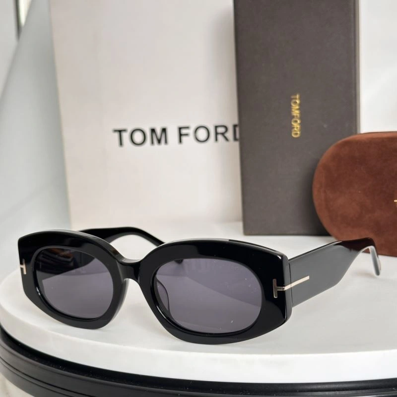 Elegant Tom Ford Sunglasses 282392