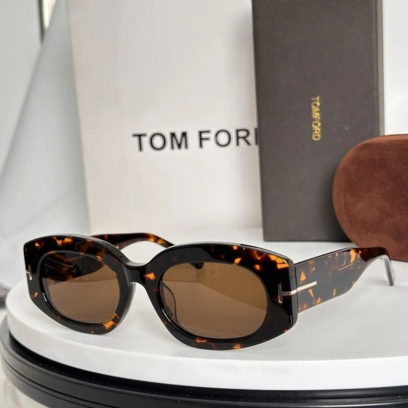 Elegant Tom Ford Sunglasses 282392