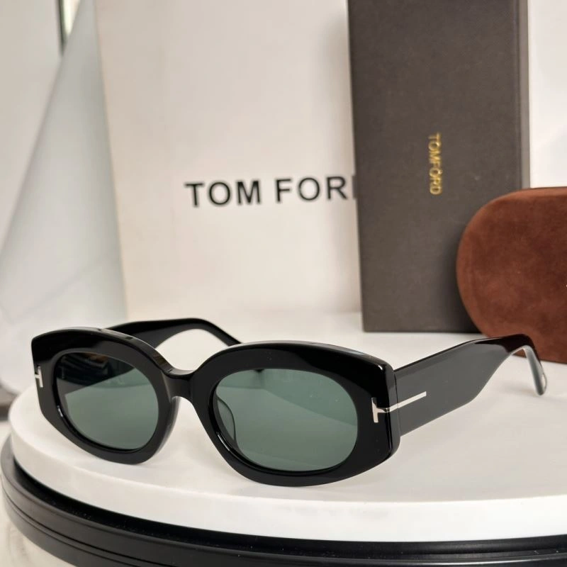 Elegant Tom Ford Sunglasses 282392