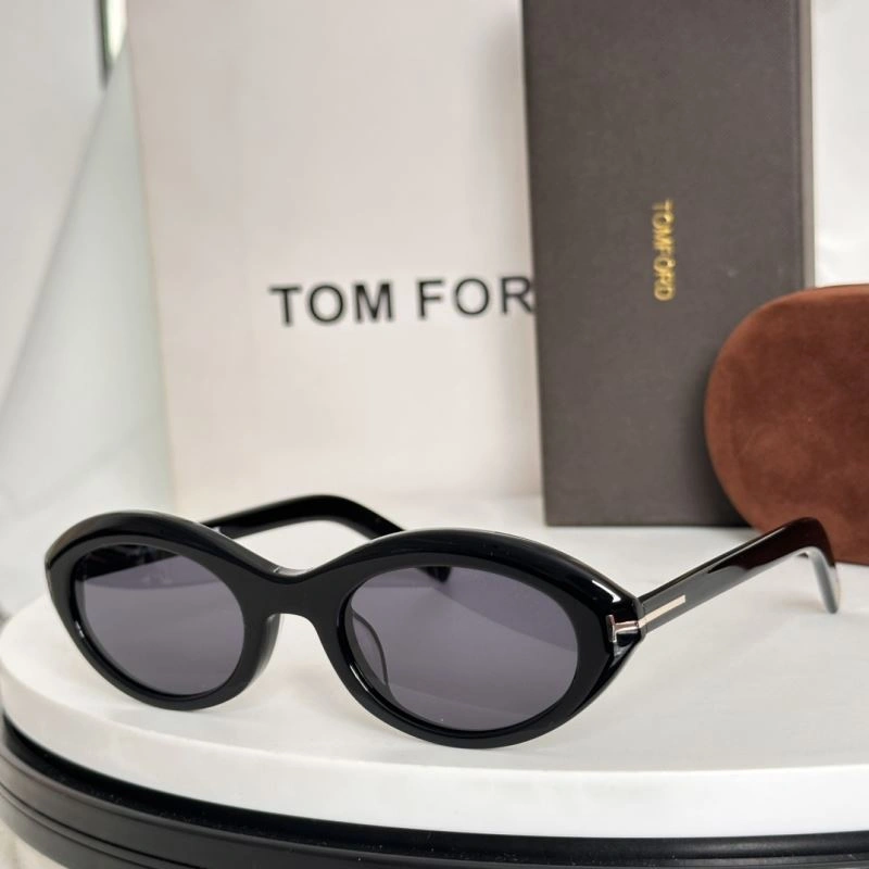 Tom Ford Sunglasses Minimalist 282402
