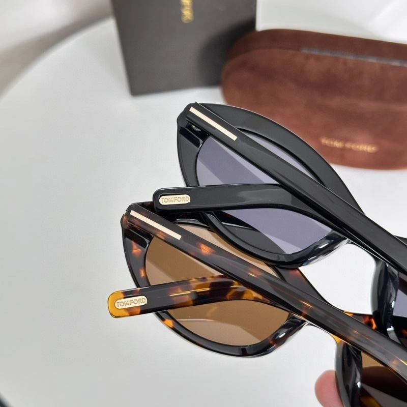Tom Ford Sunglasses Minimalist 282402
