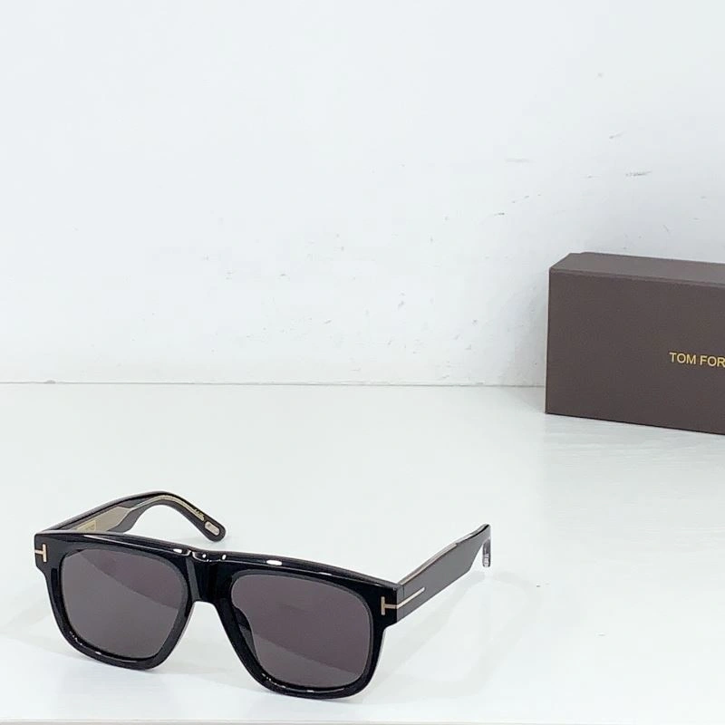 Tom Ford Sunglasses WrinkleFree 282382