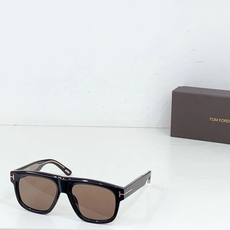 Tom Ford Sunglasses WrinkleFree 282382