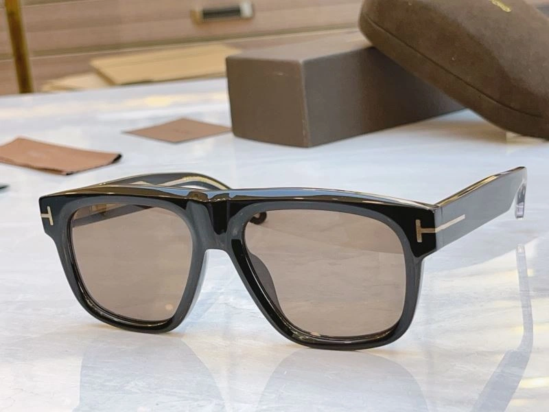 Sophisticated Tom Ford Sunglasses 282388