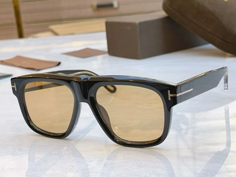 Sophisticated Tom Ford Sunglasses 282388