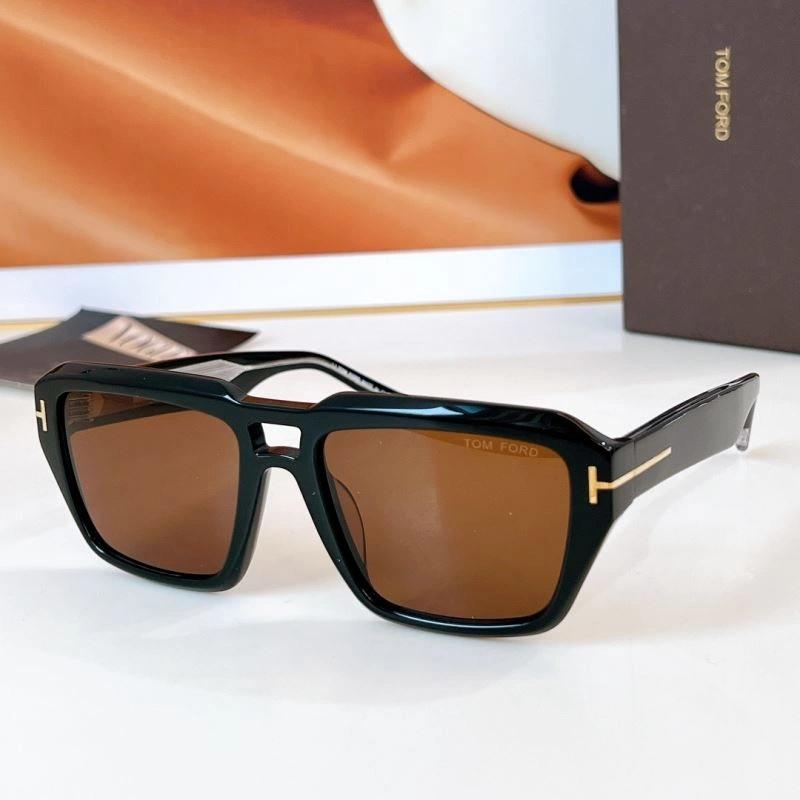 WaterResistant Tom Ford Sunglasses 282379